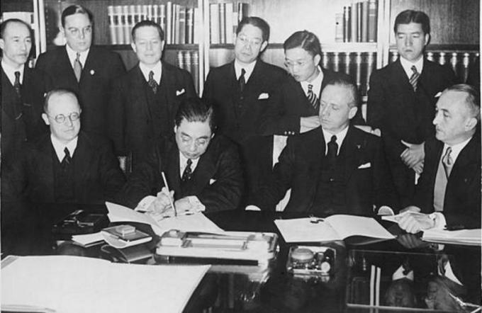 독일과 일본의 방공 협정 체결. (출처: Unknown photographer, 사진(1936), Wikimedia Commons, Public domain)