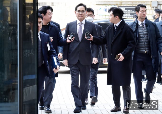 [머니S포토] '경영권 불법 승계' 이재용 삼성전자 회장, 항소심 결심공판