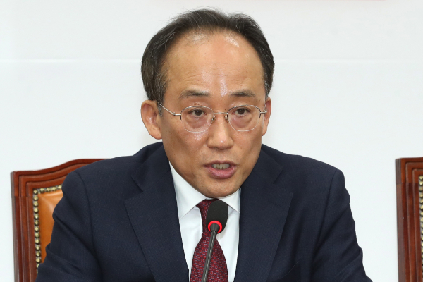 추경호 국민의힘 원내대표가 이재명 더불어민주당 대표의 위증교사 혐의 1심 무죄 판결에 대해 "사법부의 판단을 존중하지만 아쉬움은 남는다"고 밝혔다. 사진은 이날 오전 서울 여의도 국회에서 열린 최고위원회의에서 발언하고 있는 추 원내대표의 모습. /사진=뉴스1