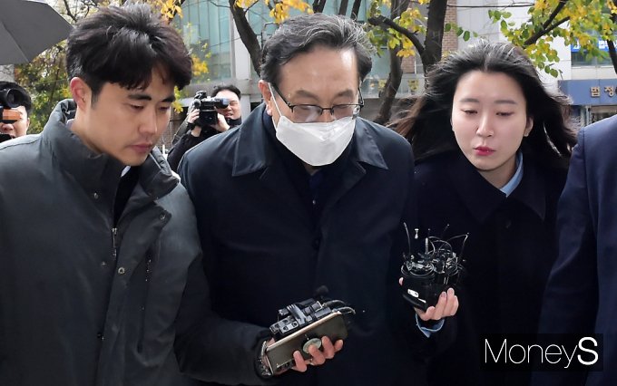 [머니S픽] 구속 기로 '친인척 부당대출' 손태승, 오늘 영장심사