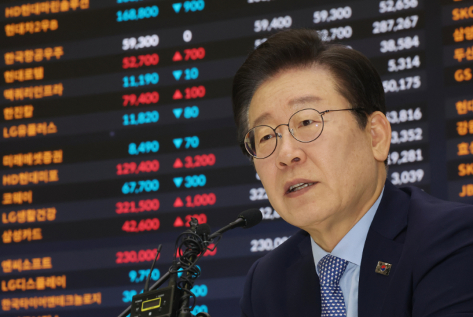 이재명 더불어민주당 대표가 28일 서울 여의도 KRX 한국거래소에서 열린 대한민국 주식시장 활성화 TF 현장간담회에서 발언하고 있다. /사진=뉴시스 /사진=고승민