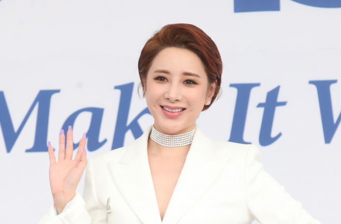가수 서인영이 결혼 1년 만에 합의이혼했다. 사진은 지난 2018년 8월 서울 올림픽공원 체조경기장에서 열린 '2018 소리바다 베스트 K-뮤직 어워즈'(SOBA) 블루카펫 행사에 참석한 가수 서인영. /사진=뉴스1