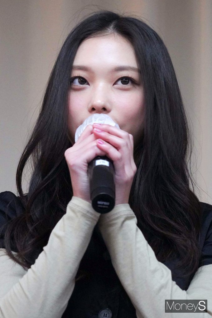 ▲ 입장 전하는 뉴진스 해린