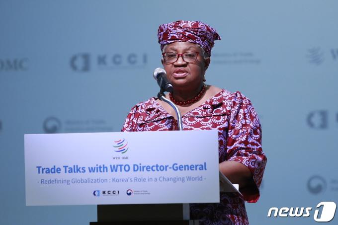 10년 만에 한국을 찾은 세계무역기구 수장 응고지 오콘조-이웨알라(Ngozi Okonjo-Iweala) WTO 사무총장이 23일 서울 중구 대한상의에서 기조연설을 하고 있다. 2023.5.23/뉴스1 ⓒ News1 안은나 기자