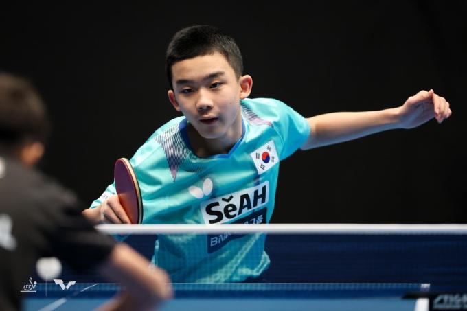 2024 국제탁구연맹(ITTF) 세계청소년선수권 15세 이하(U-15) 단식에서 동메달을 딴 이승수. (국제탁구연맹 제공)