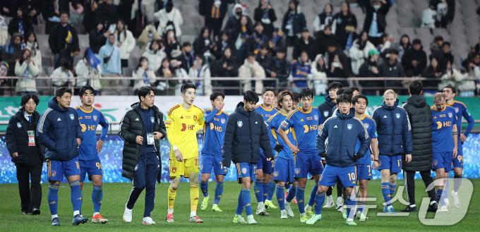 [뉴스1 PICK]'믿고 보는 태하드라마' 포항, 울산 꺾고 코리아컵 2연패 달성