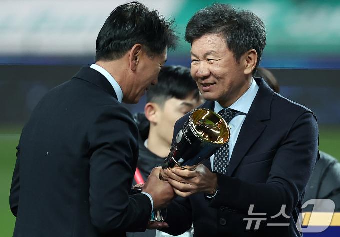 [뉴스1 PICK]'믿고 보는 태하드라마' 포항, 울산 꺾고 코리아컵 2연패 달성