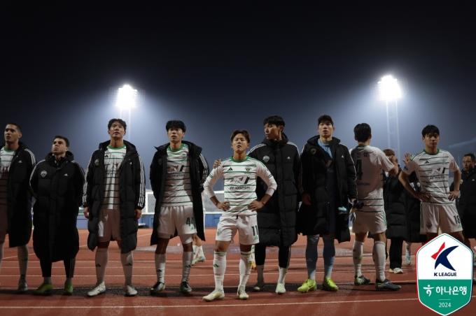 전북 현대의 이승우(가운데)(한국프로축구연맹 제공)