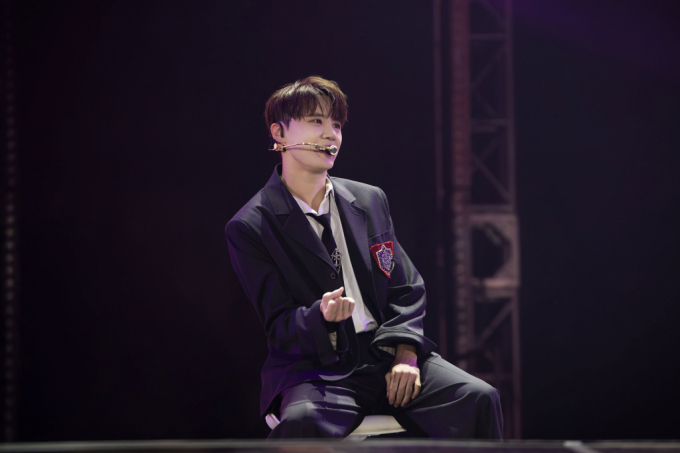 그룹 동방신기 출신 가수 김준수(시아준수)를 협박해 수억원이 넘는 금품을 갈취한 아프라카TV 여성 BJ가 구속 상태로 재판에 넘겨졌다. 김준수가 데뷔 20주년 기념 단독 콘서트 'JX 2024 CONCERT [IDENTITY] in SEOUL'에서 멋진 무대를 선보이고 있는 모습./사진=스타뉴스(팜트리아일랜드)