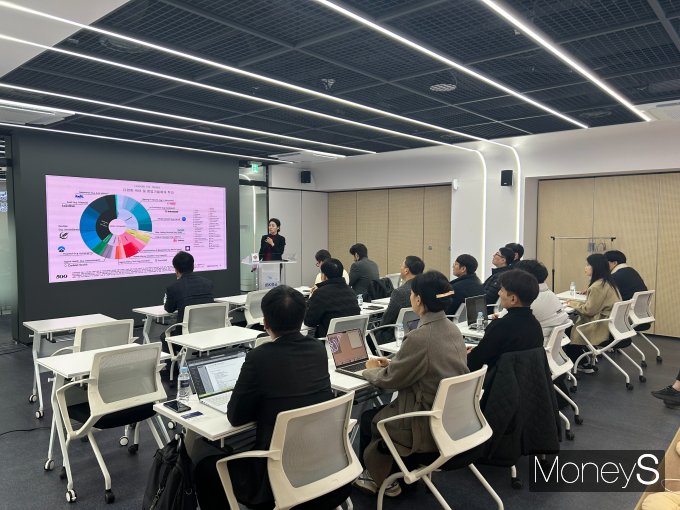  4일 IBK창공 광주에서 전남대학교 기술지주회사, 전남대학교 링크 3.0사업단과 함께 마련한  '글로벌 IR 코칭 워크숍'참여기업들이 강의를 듣고 있다/사진=무협 광주전남본부 제공.