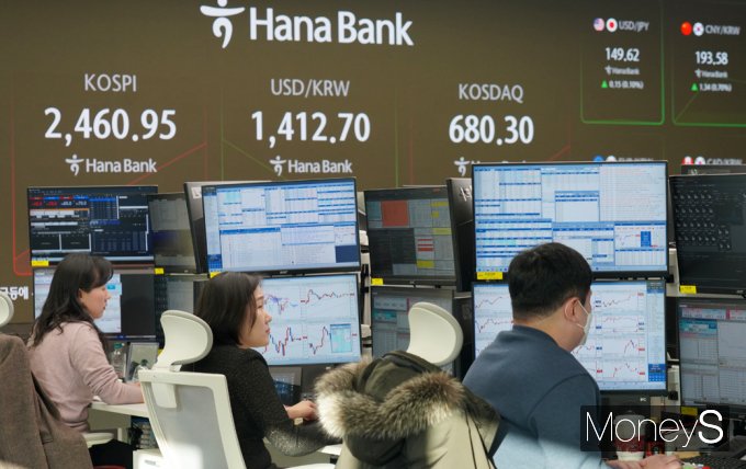[머니S픽] 비상계엄 여파, 롤러코스터 타는 국내 증시