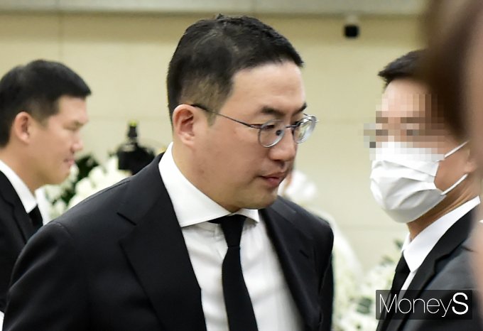 [머니S포토] 구광모 LG 회장, 허창수 GS 명예회장 모친상 조문