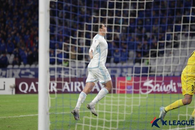 울산HD가 4일 열린 2024-25 AFC 챔피언스리그 엘리트 상하이 선화와 원정 경기에서 2-1로 이겼다. 사진은 동점 골을 넣은 야고. (한국프로축구연맹 제공