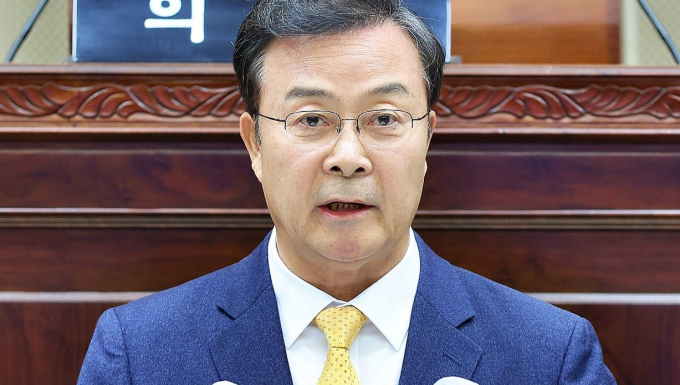 지난 3일 의왕시의회 제2차 정례회에서 시정연설을 하는 김성제 의왕시장 사진제공=의왕시