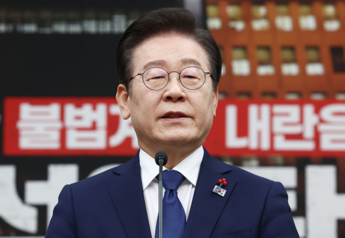 이재명 더불어민주당 대표가 한동훈 국민의힘 대표가 윤석열 대통령의 직무정지 필요성을 언급한 것에 대해 "늦었지만 참으로 다행"이라고 밝혔다./사진=뉴스1