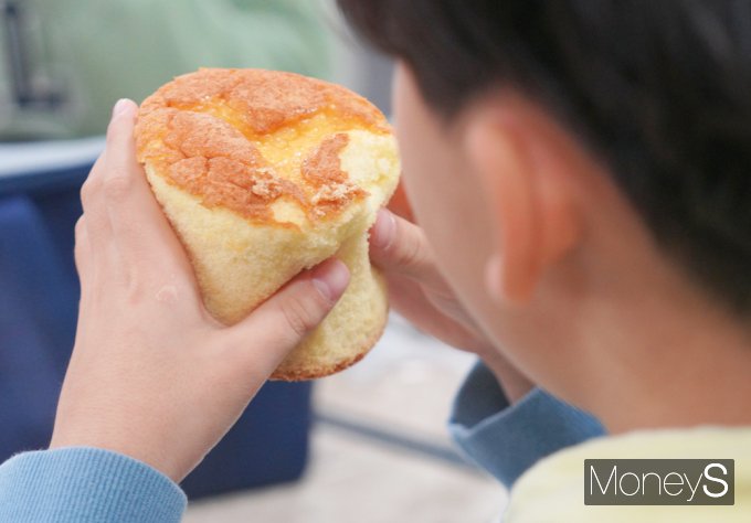 [머니S픽] 학교 비정규직 총파업 여파… 아이들 급식은 '밥 대신 빵'