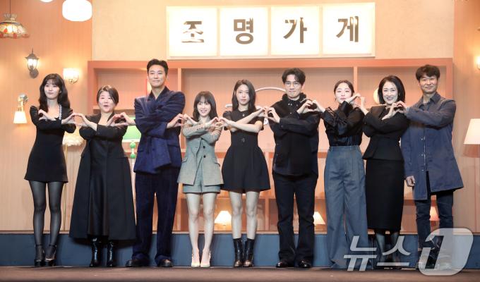 배우 신은수(왼쪽부터)와 이정은, 주지훈, 박보영, 김설현, 엄태구, 김민하, 김선화, 박혁권/뉴스1 ⓒ News1