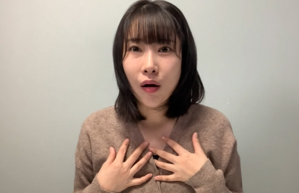 이세영이 가슴 필러 시술을 받았다가 부작용이 와 1000만원을 들여 재수술받았다고 고백했다. 사진은 이세영이 가슴 필러 시술을 받았다가 부작용으로 재수술받았다고 고백하는 모습. /사진=이세영 유튜브 채널 캡처