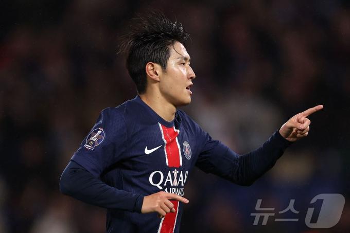 이강인의 소속팀 PSG는 2024-25 UCL 리그 페이즈에서 1승 1무 3패(승점 4)로 36개 팀 중 25위에 머물러 있다. ⓒ AFP=뉴스1