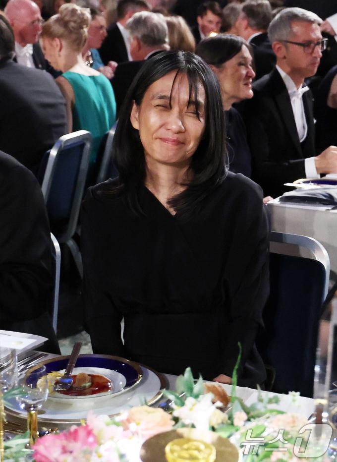 [뉴스1 PICK]한강 노벨문학상 수상…한국인 첫 '블루 카펫'