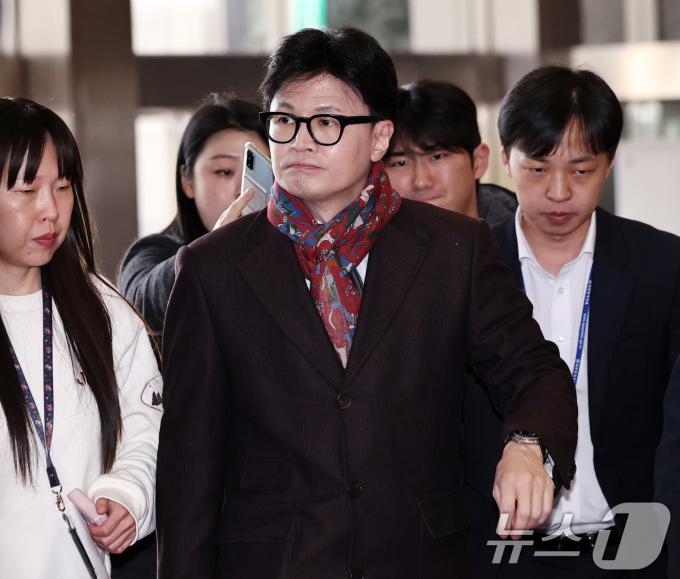 한동훈 국민의힘 대표가 11일 오후 서울 여의도 국회로 출근하고 있다. 2024.12.11/뉴스1 ⓒ News1 구윤성 기자