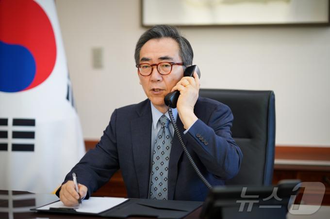 조태열 외교부장관은 11일 오후 이와야 다케시 일본 외무대신과 약 20분간 통화를 가졌다. (외교부 제공)