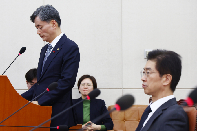 윤석열 대통령이 비상계엄 선포 3시간 전 조지호 경찰청장과 김봉식 서울경찰청장을 안전가옥(안가)으로 부른 것으로 전해졌다. 이는 ‘언론을 통해 비상계엄을 접했다’는 조 청장의 기존 국회 진술과는 정면 배치되는 내용이다. /사진=뉴스1