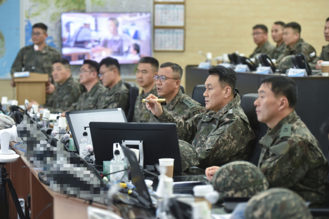 합동참모본부가 현 상황 관련 군사대비태세 상황점검회의를 실시했다. 사진은 1군단사령부에서 대비태세를 점검모습. /사진=뉴스1 (합참제공)