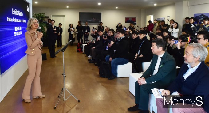 [머니S포토] 창립100돌 마세라티, 환영사 전하는 에밀리아 가토 대사