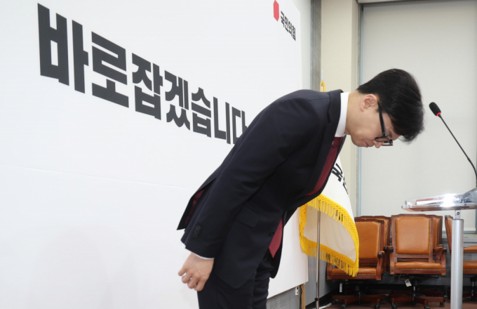윤석열 대통령이 한동훈 대표가 주장한  제명·출당 소식을 듣고 자진 탈당은 없다고 못을 박았다. 사진은 12일 서울 여의도 국회에서 열린 기자회견에 참석한 한동훈 국민의힘 대표의 모습. /사진=뉴시스