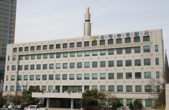 경기 의정부경찰서는 손님인 척 금은방에 들어가 750만원 상당의 귀금속을 훔쳐 달아난 20대 남성을 절도 혐의로 구속했다고 14일 밝혔다./사진=뉴시스