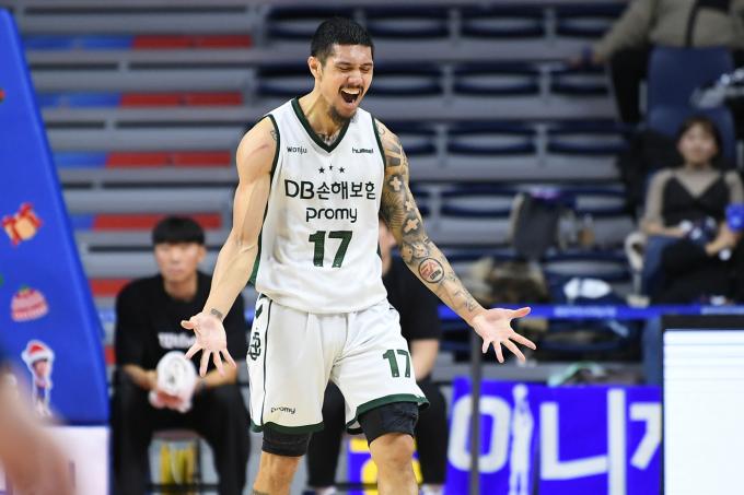 DB 알바노가 포효하고 있다.(KBL 제공)