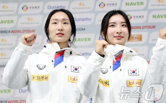미디어데이에 참가한 최민정(왼쪽)과 김길리. 2024.12.11/뉴스1 ⓒ News1 이승배 기자