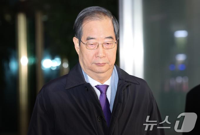 한덕수 국무총리가 13일 서울 종로구 정부서울청사로 출근하고 있다. 2024.12.13/뉴스1 ⓒ News1 허경 기자