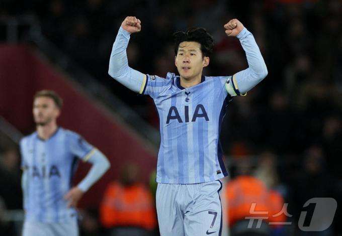토트넘의 손흥민이 16일(한국시간) 열린 2024-25 EPL 사우스햄튼전에서 1골 2도움을 올리며 팀의 5-0 대승을 견인했다. ⓒ 로이터=뉴스1
