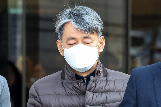 국회를 통제한 혐의로 구속된 조지호 경찰청장이 암 투병에 따른 건강 상태 악화로 입원했다. 사진은 조지호 경찰청장이 영장실질심사를 마친 모습. /사진=뉴스1