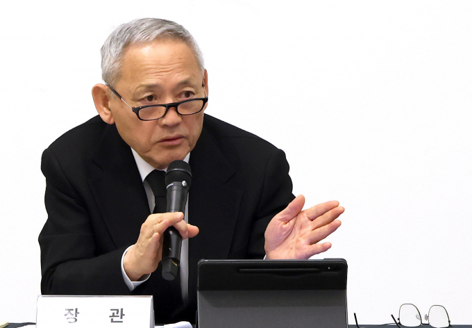 문화예술계 블랙리스트 범죄 대응 기구 '블랙리스트 이후'와 116개 문화예술·시민단체 등이 16일 유인촌 문화체육관광부 장관을 12·3 비상계엄 선포 당시 한국예술종합학교(한예종)에 폐쇄와 출입 통제 지시를 내린 혐의로 고발했다. 사진은 유 장관이 지난 12일 서울 종로구 국립현대미술관 서울관에서 열린 문화체육관광부 확대기관장 회의에서 발언하는 모습. /사진=뉴시스(문화체육관광부 제공) 