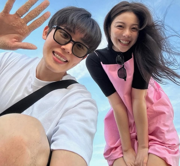 가수 에일리가 '솔로지옥'에 출연했던 최시훈과 결혼한다. 사진은 최시훈과 에일리의 모습. /사진=에일리 인스타그램 캡처