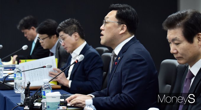 [머니S픽] 김병환, 여신협 만나 '2025년 카드수수료 개편안' 논의