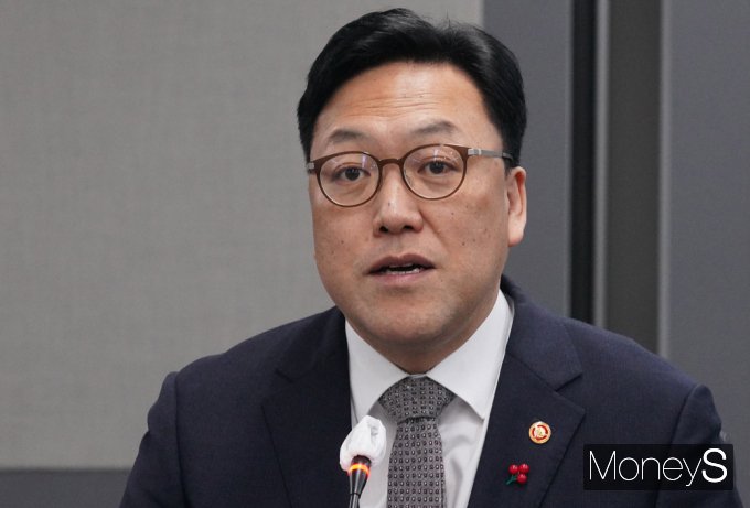 [머니S포토] 금융위 김병환 