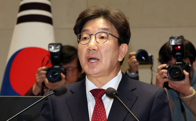 권성동 국민의힘 원내대표가 비대위원회 설치에 대해 의원들의 의견이 아직 수렴되지 않았다고 전했다. 사진은 권 원내대표가 18일 서울 여의도 국회에서 열린 의원총회에서 발언하는 모습. /사진=뉴시스
