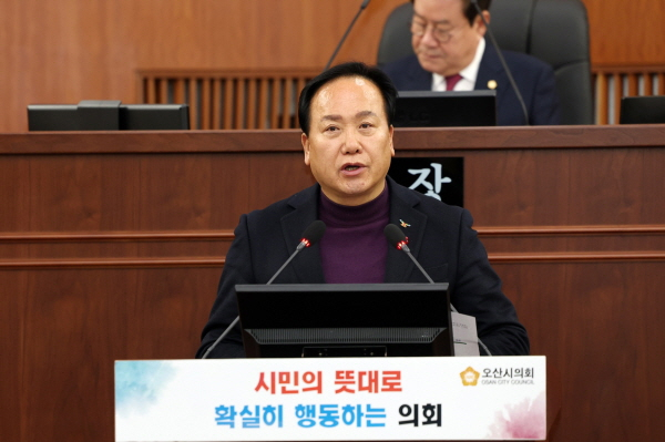 이권재 오산시장이 시의회에 참석해 예산 관련 시정연설을 하고 있다. / 사진제공=오산시