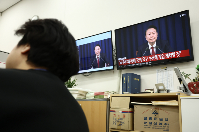  12·3 비상계엄 선포 직후 더불어민주당 의원들의 텔레그램 단톡방 대화 내용이 공개됐다./사진=뉴스1