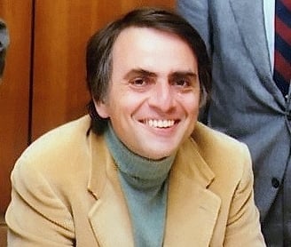 칼 세이건. (출처: NASA/JPL, 사진(1980), Public domain, via Wikimedia Commons)
