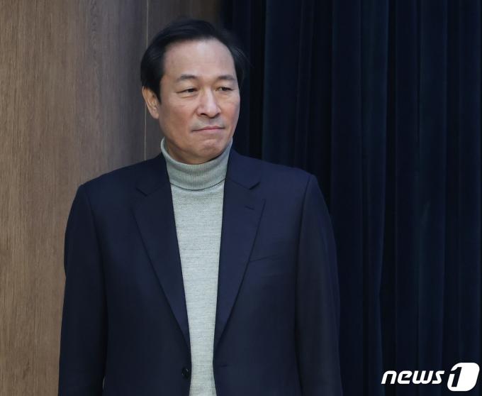 우상호 더불어민주당 의원이 14일 서울 여의도 국회 소통관에서 열린 제22대 총선 대학생 청년 문제 해결을 위한 정책 요구안 발표 기자회견에 참석 하고 있다. 2024.3.14/뉴스1 ⓒ News1 ,송원영 기자