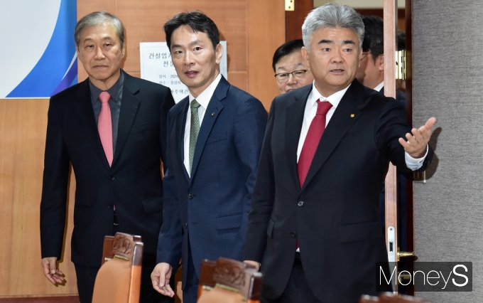 [머니S포토] 이복현 만난 건설업 '대출규제 개선·유동성 지원확대' 건의