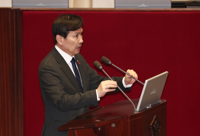 비상계엄 여파 상황에서도 한미 국방부 수장이 공조통화를 갖고 한미 동맹을 재확인했다. 사진은 지난 13일 김선호 국방부 장관 직무대리가 서울 여의도 국회에서 열린 윤석열 대통령 위헌적 비상계엄 선포 내란행위 관련 긴급현안 본회의에 출석해 답변하고 있는 모습. /사진=뉴스1