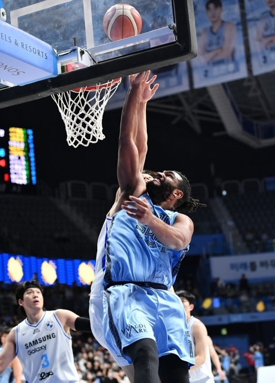 21일 삼성전을 끝으로 소노를 떠나는 외국인 선수 앨런 윌리엄스. (KBL 제공)