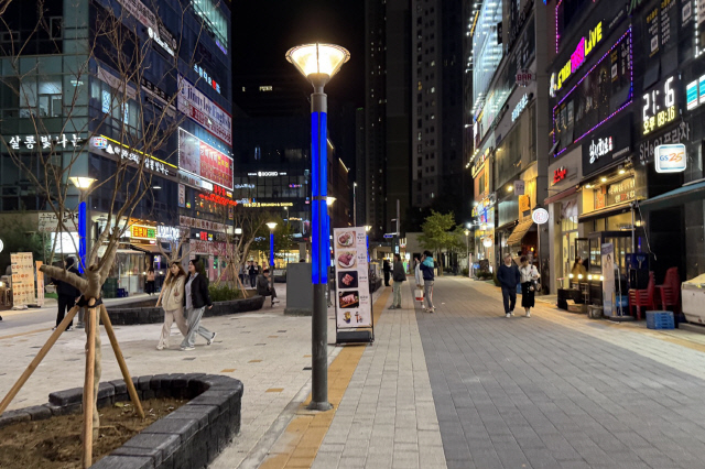 광명시는 총 사업비 10억 원을 투입한 일직동 로데오 거리 정비공사를 완료했다. / 사진재공=광명시