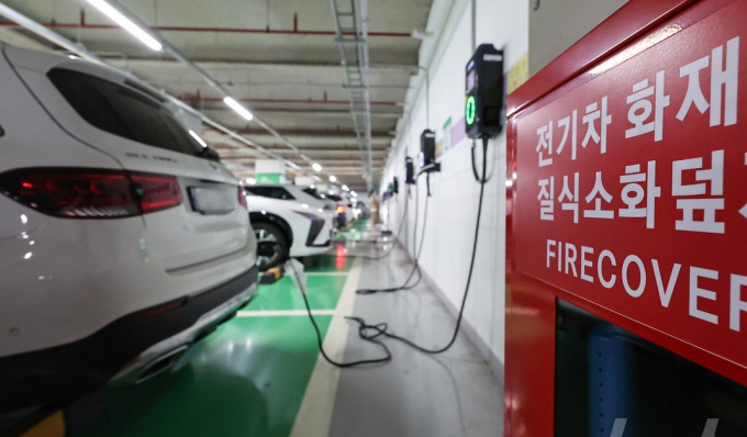 서울 시내 한 건물 내 설치된 지하주차장 전기차 충전소(자료사진) 사진제공=뉴스1